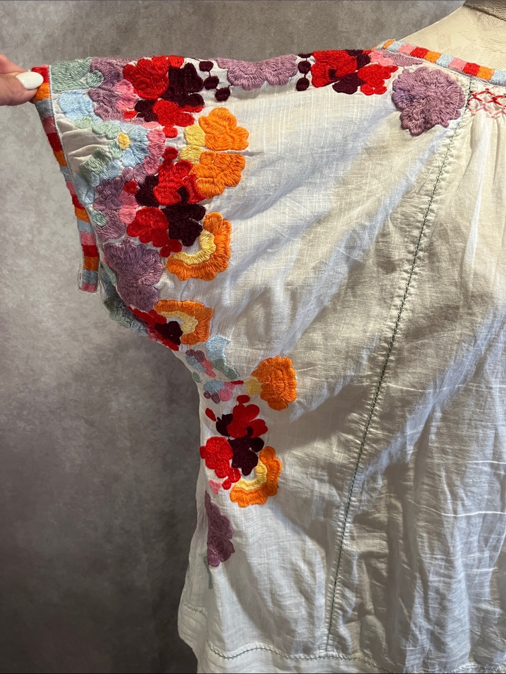 Anthropologie Embroidered Peasant Top Floral Sleeves oversized size medium - Picture 3 of 8